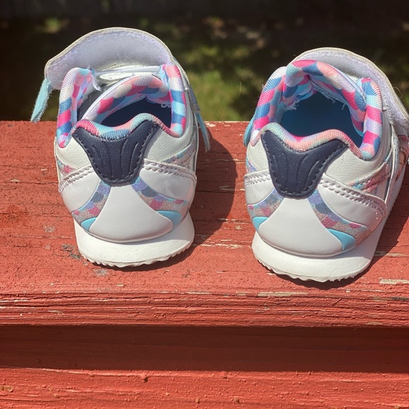 Reebok Rainbow Fish Royal Classic Jog 2 sneaker. - Picture 8 of 8